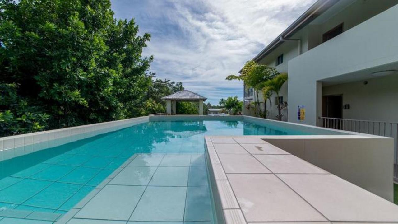 Watersons At Airlie Central Apartments Еърли Бийч Екстериор снимка