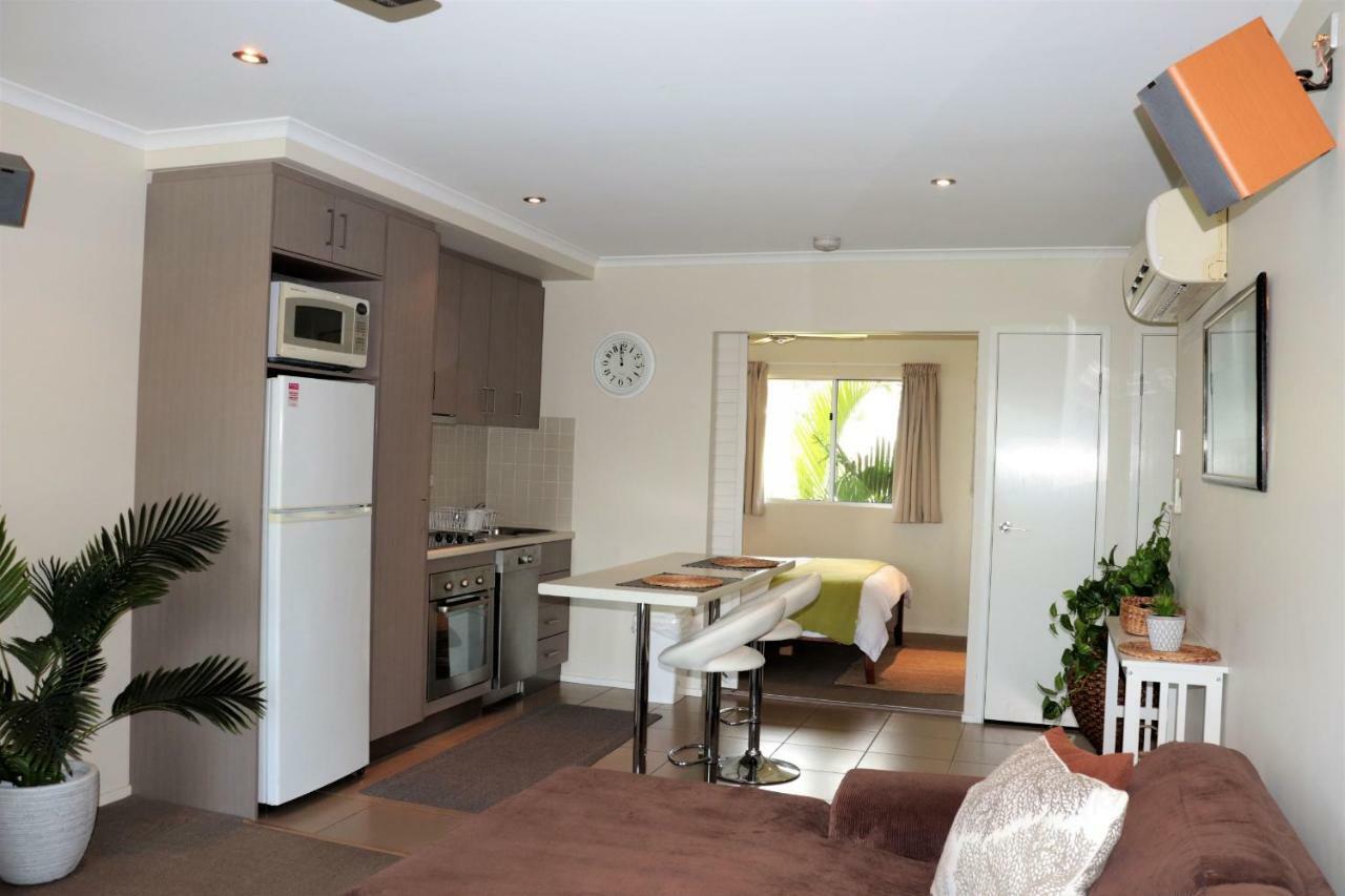 Watersons At Airlie Central Apartments Еърли Бийч Екстериор снимка