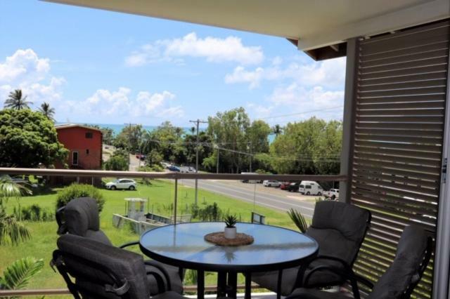 Watersons At Airlie Central Apartments Еърли Бийч Екстериор снимка